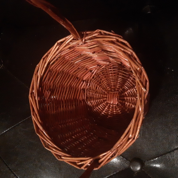 Circle Wicker Basket - Picture 6 of 10